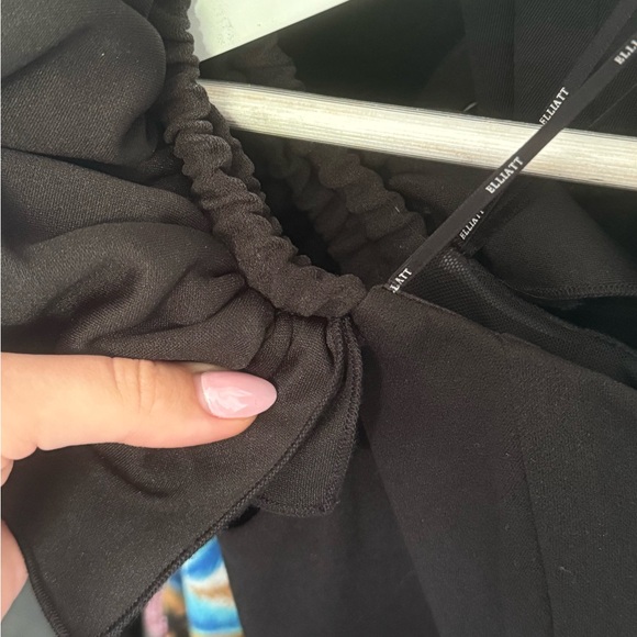 Revolve Elliatt Creole Midi Off-The-Shoulder Dress in Black Size S - Picture 5 of 5